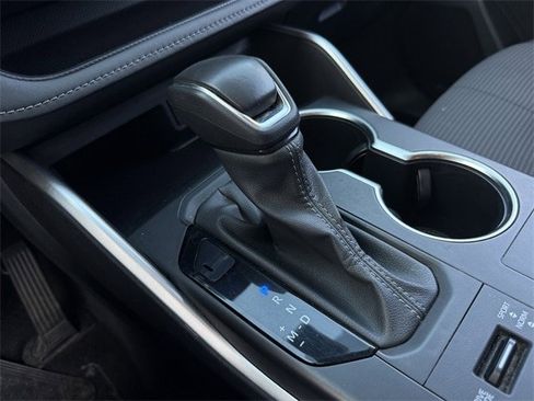 Used 2024 Toyota Highlander LE image 19