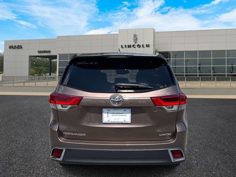Used 2018 Toyota Highlander Limited image 4