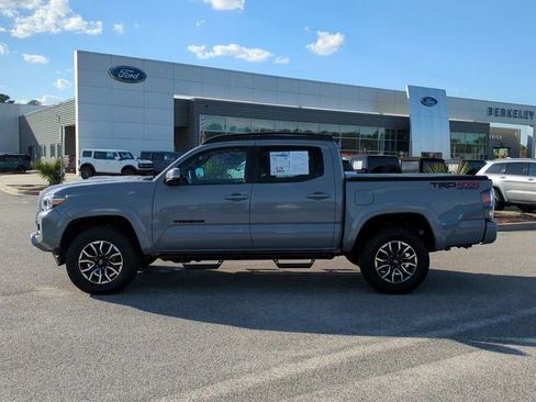 Used 2021 Toyota Tacoma TRD Sport image 7