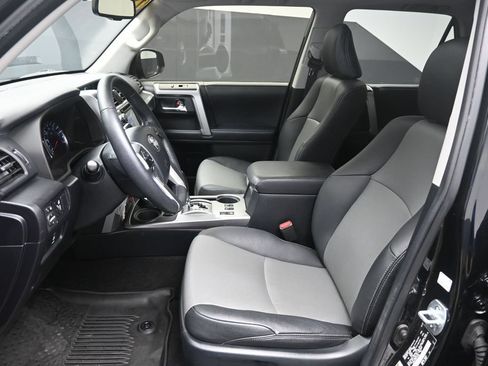 Used 2019 Toyota 4Runner SR5 Premium AWD/4WD image 18