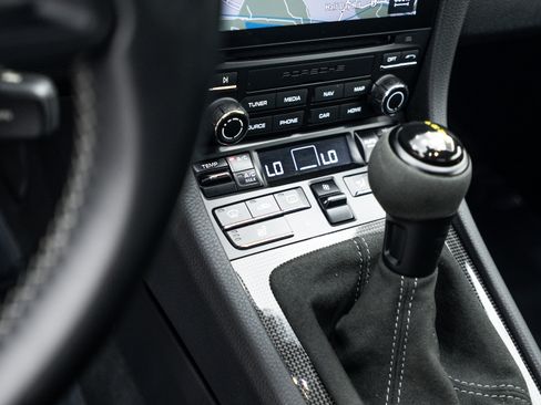 Certified 2018 Porsche 911 GT3 RWD image 18