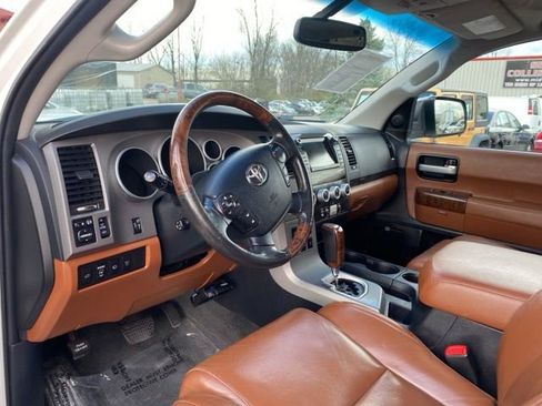Used 2010 Toyota Sequoia Platinum image 8