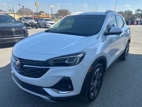 Used 2022 Buick Encore GX Essence FWD image 3