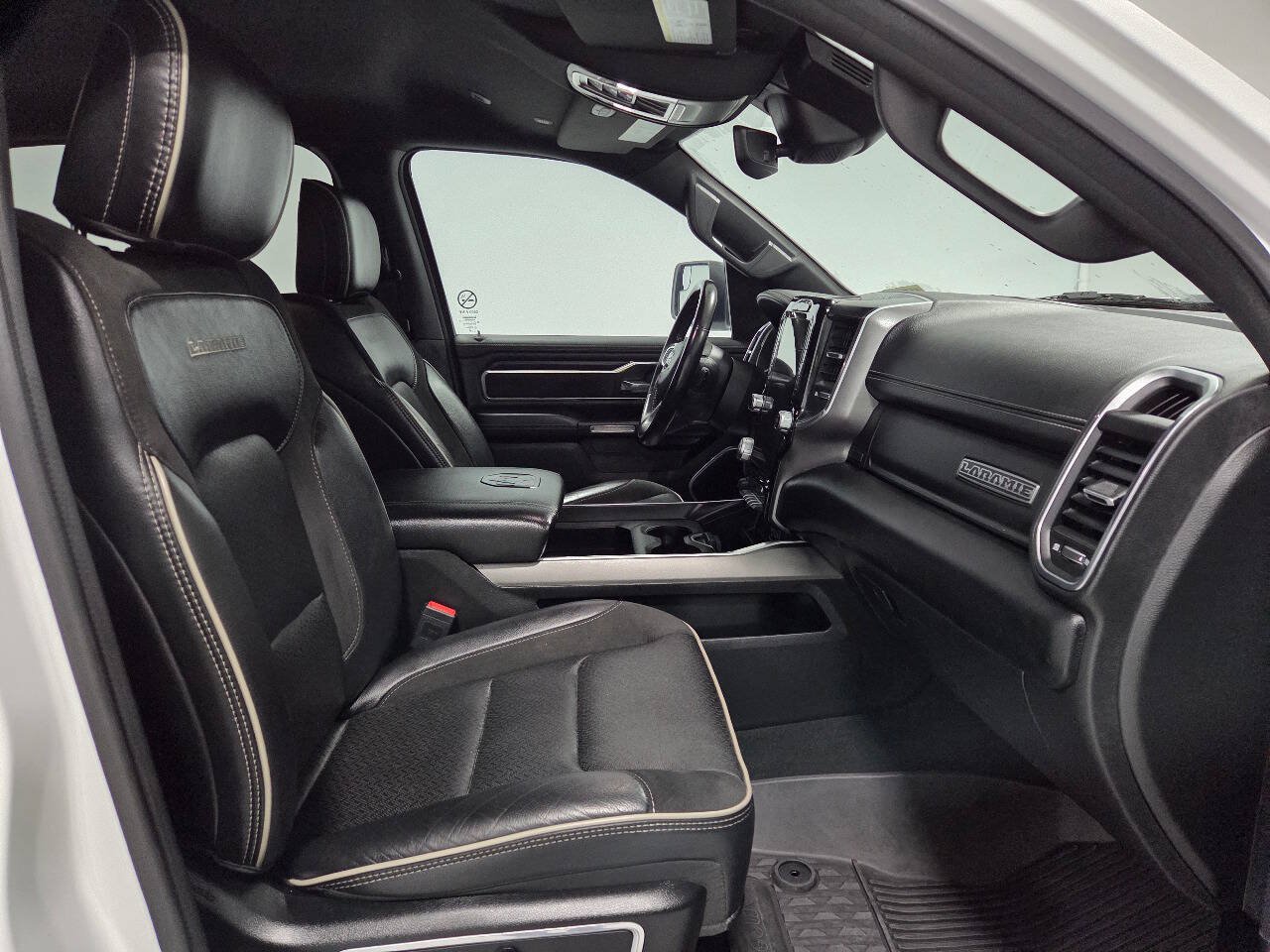 Used 2023 RAM 1500 Laramie AWD/4WD image 14