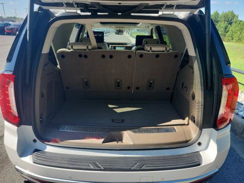 Certified 2024 GMC Yukon Denali w/ Denali Reserve Package AWD/4WD image 6