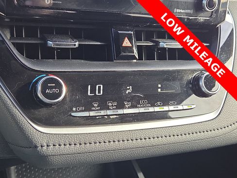 Used 2021 Toyota Corolla SE image 18