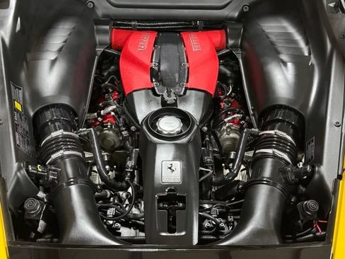 Used 2020 Ferrari F8 Tributo RWD image 28