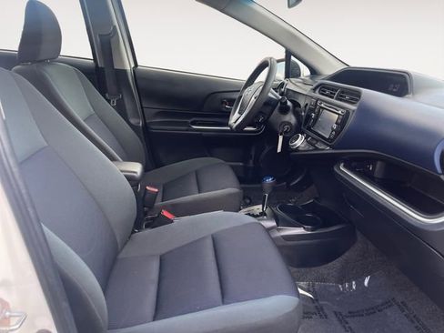 Used 2016 Toyota Prius C Two image 15
