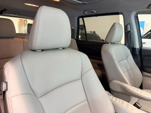 Used 2021 Honda Pilot Touring image 30