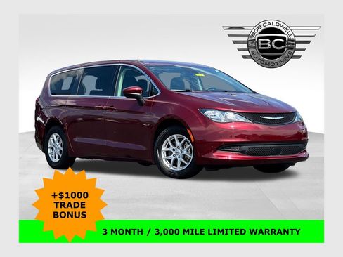 Used 2023 Chrysler Voyager LX FWD image 1