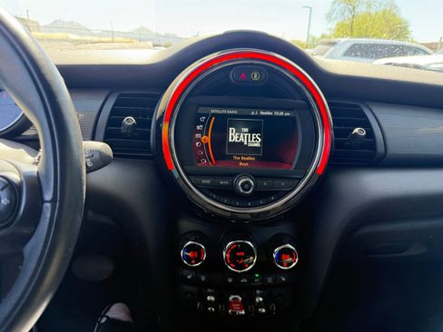 Used 2020 MINI Cooper 2-Door Hardtop FWD image 17