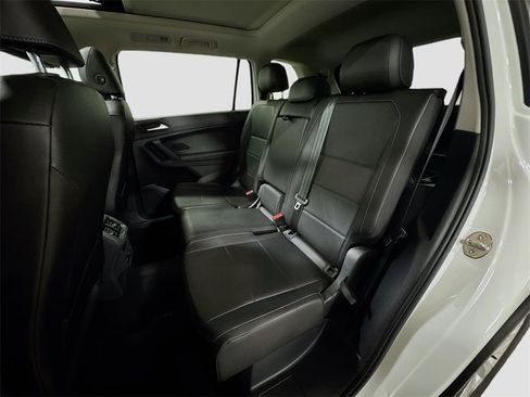 Used 2019 Volkswagen Tiguan SE w/ Panoramic Sunroof Package image 29