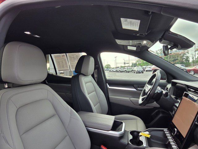 Used 2025 GMC Terrain Elevation w/ Elevation Premium Package AWD/4WD image 9