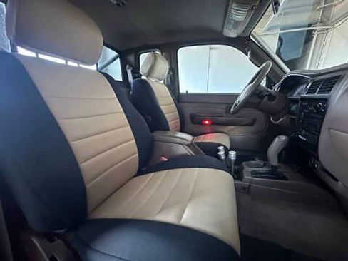Used 2000 Toyota Tacoma PreRunner RWD image 13