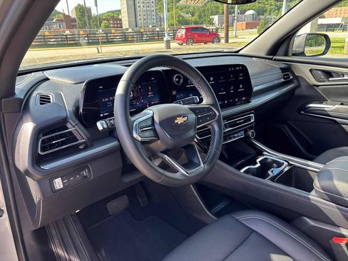 Used 2026 Chevrolet Traverse LT AWD/4WD image 13