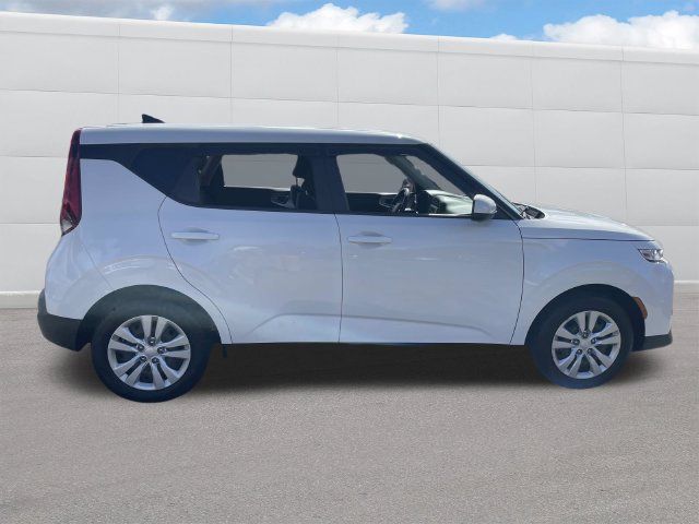 Used 2022 Kia Soul LX FWD image 9