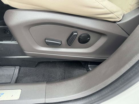 Used 2023 Ford Explorer Platinum w/ Technology Package image 26