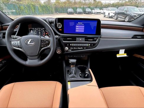 New 2025 Lexus ES 350 image 8
