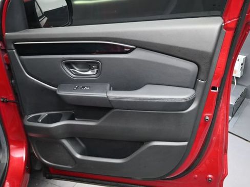 Used 2025 Honda Pilot Touring image 22