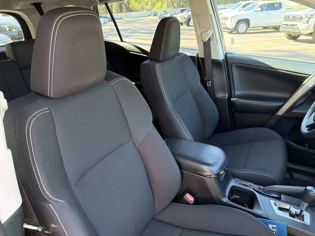 Used 2018 Toyota RAV4 XLE FWD image 16