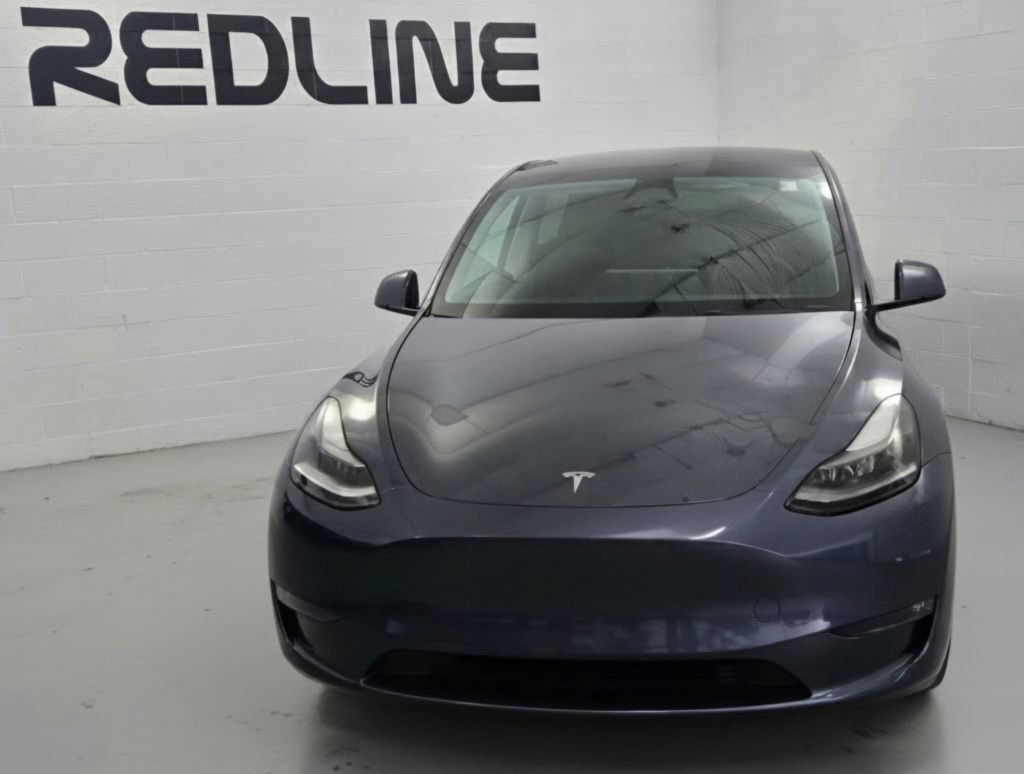 Used 2023 Tesla Model Y AWD image 3