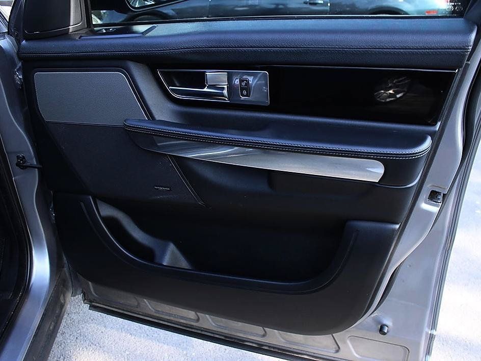 Used 2013 Land Rover Range Rover Sport HSE AWD/4WD image 23