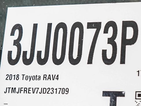Used 2018 Toyota RAV4 SE w/ Advanced Technology Package AWD/4WD image 29