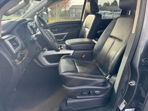 Used 2016 Nissan Titan PRO-4X image 12