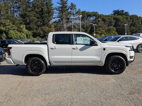 New 2026 Nissan Frontier SV w/ SV Convenience Package AWD/4WD image 2