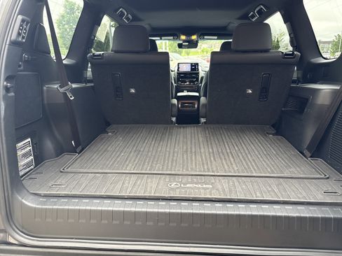 Used 2023 Lexus GX 460 Premium image 32