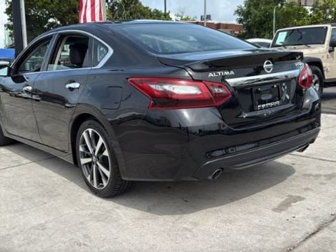 Used 2017 Nissan Altima 3.5 SR FWD image 12