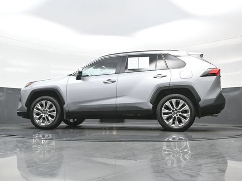 Used 2025 Toyota RAV4 XLE Premium w/ Weather Package AWD/4WD image 31