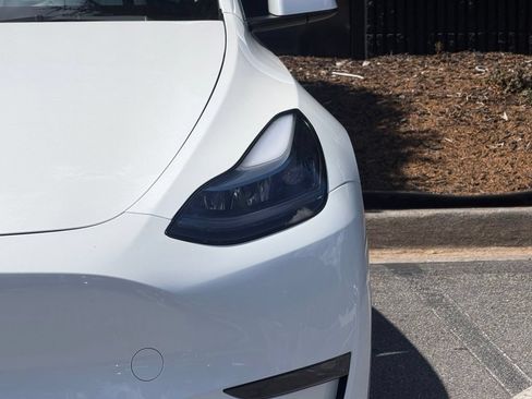 Used 2022 Tesla Model Y Performance AWD/4WD image 5