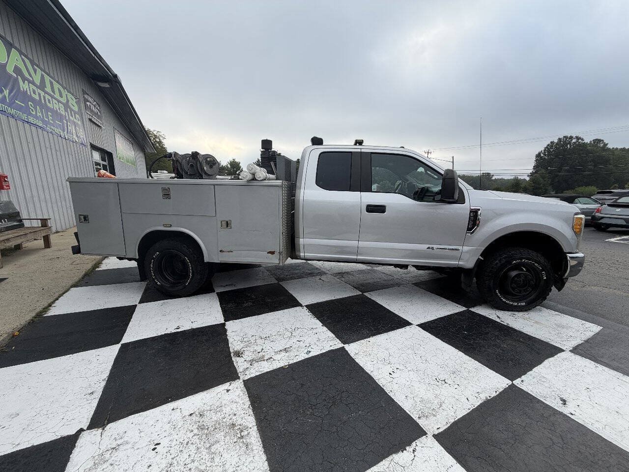 Used 2017 Ford F350 XL w/ XL Value Package AWD/4WD image 5
