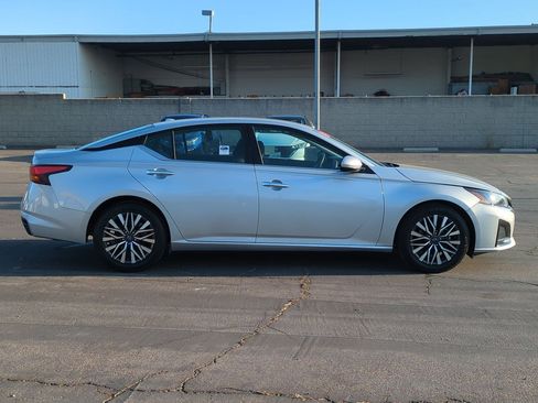 Certified 2023 Nissan Altima 2.5 SV image 5