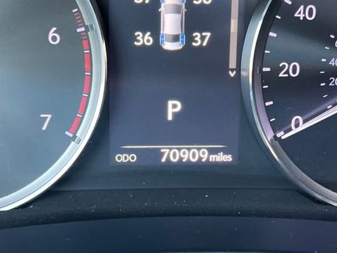 Used 2017 Lexus IS 200t image 29