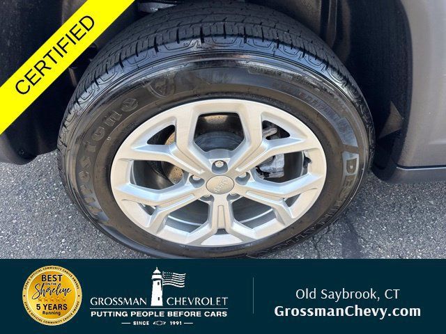 Used 2024 Jeep Compass Latitude w/ Convenience Group AWD/4WD image 29