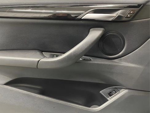 Used 2019 BMW X1 sDrive28i image 9