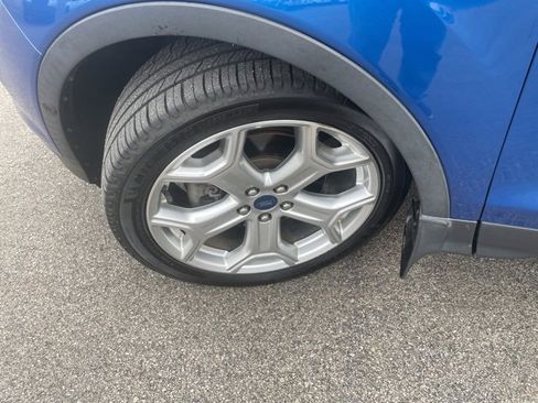 Used 2018 Ford Escape Titanium w/ Ford Safe & Smart Package image 15