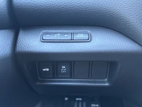 Used 2018 Nissan Altima 2.5 SV image 11