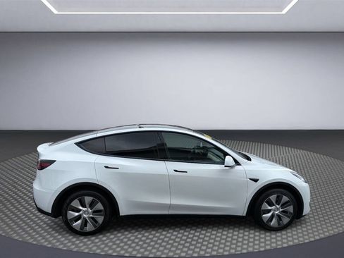 Used 2023 Tesla Model Y Long Range image 8