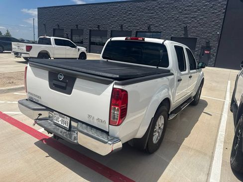 Used 2019 Nissan Frontier SV AWD/4WD image 3
