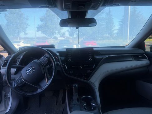Used 2022 Toyota Camry SE FWD image 11
