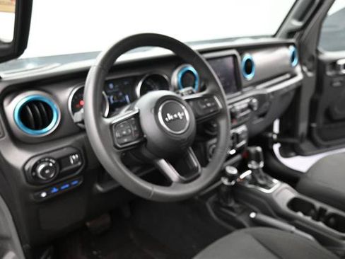 Used 2023 Jeep Wrangler Unlimited w/ Sun & Screen Package AWD/4WD image 8