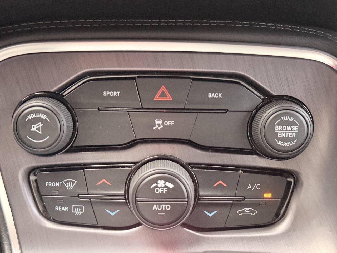 Used 2016 Dodge Challenger SXT RWD image 23