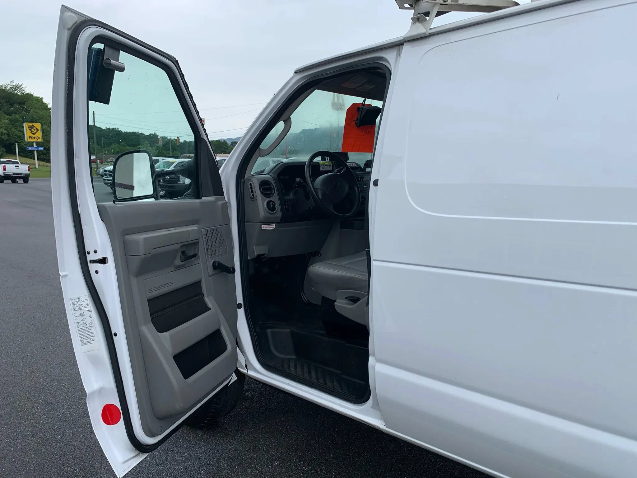 Used 2013 Ford E-350 and Econoline 350 Super Duty RWD image 6