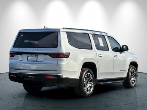 Used 2023 Jeep Wagoneer L 4WD w/ Premium Group I image 4