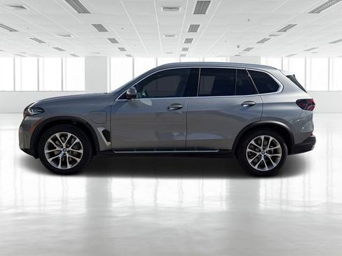 Certified 2025 BMW X5 xDrive50e image 4