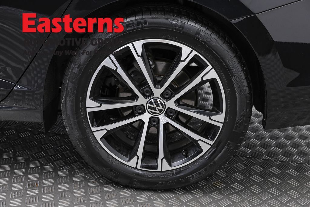 Used 2025 Volkswagen Jetta Sport FWD image 32