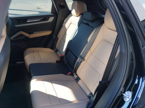 New 2026 Porsche Cayenne image 13